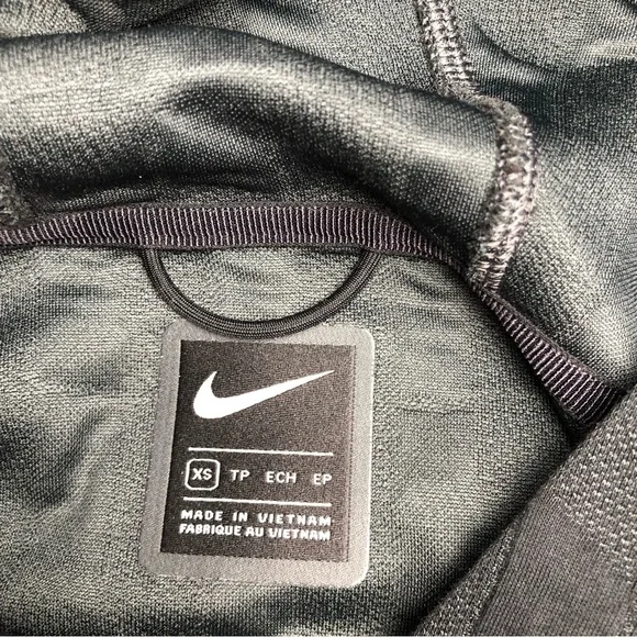 ⭐️NEW⭐️Nike Women Hoodies/Sustainable Materials - Picture 5 of 7